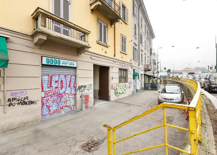 Guesthost - Naviglio Pavese Cosy Apartment